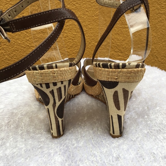 Shoes - Picture 4 of 5